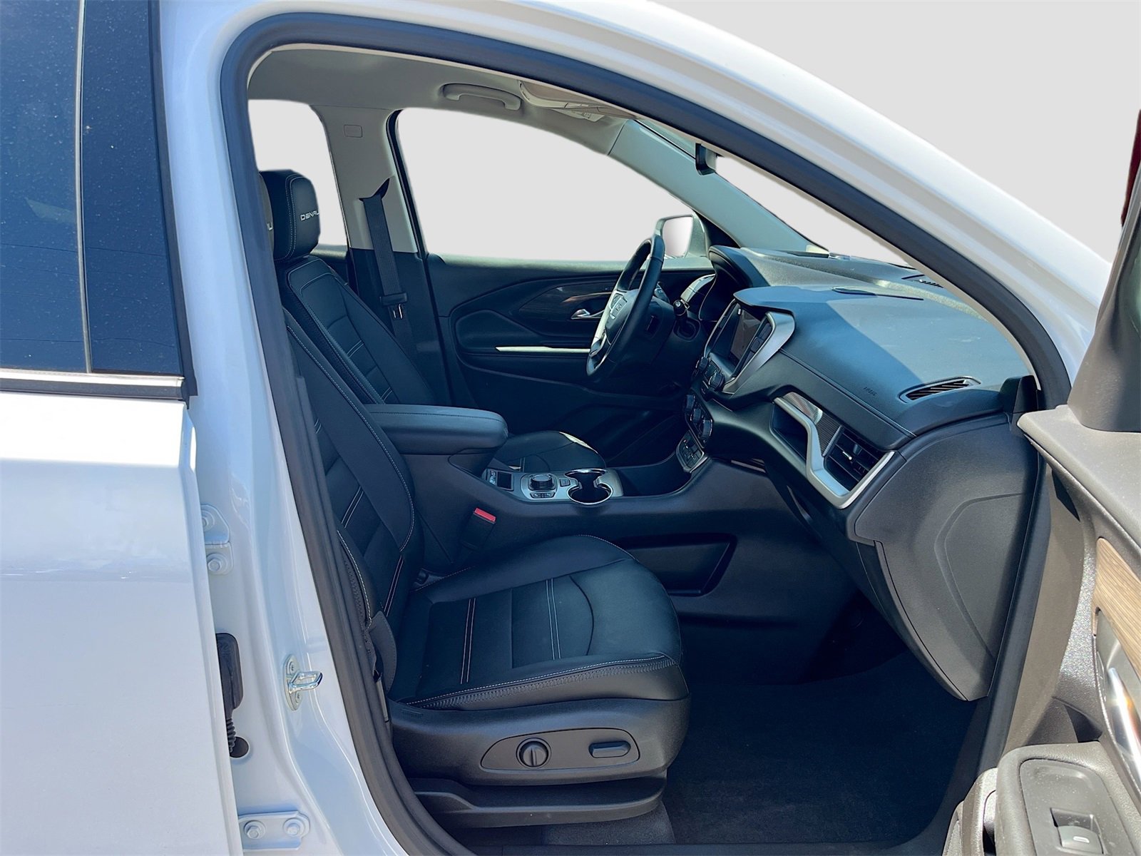 Used 2024 GMC Terrain Denali image 29