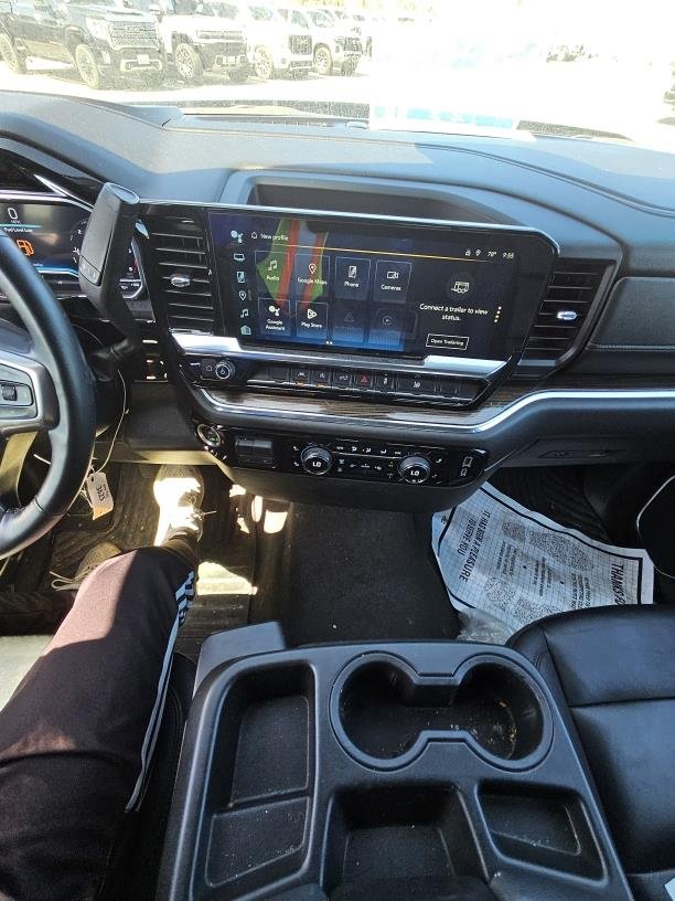Used 2024 Chevrolet Silverado 1500 LT w/ Leather Package RWD image 3