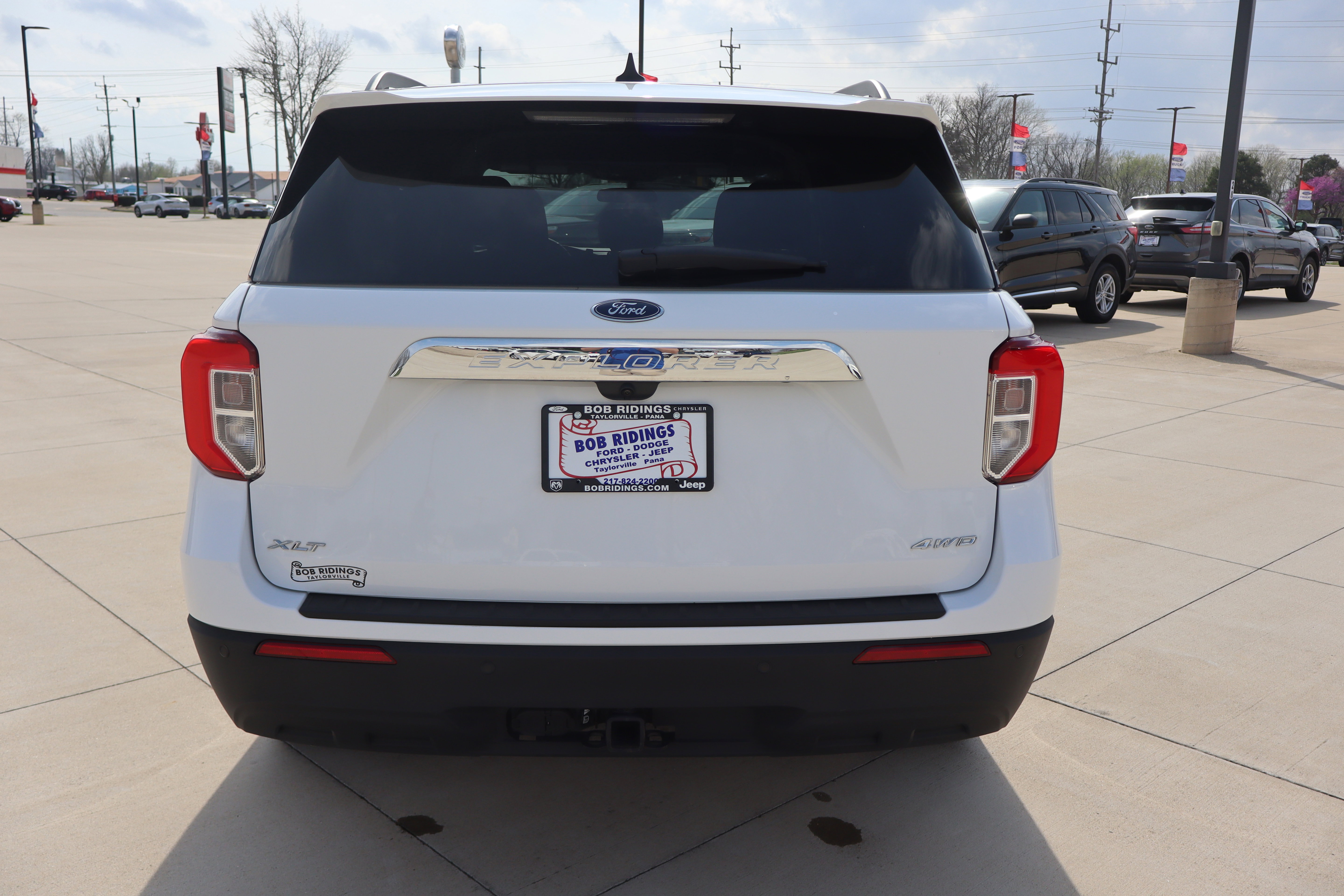 Used 2024 Ford Explorer XLT w/ Class IV Trailer Tow Package AWD/4WD image 7