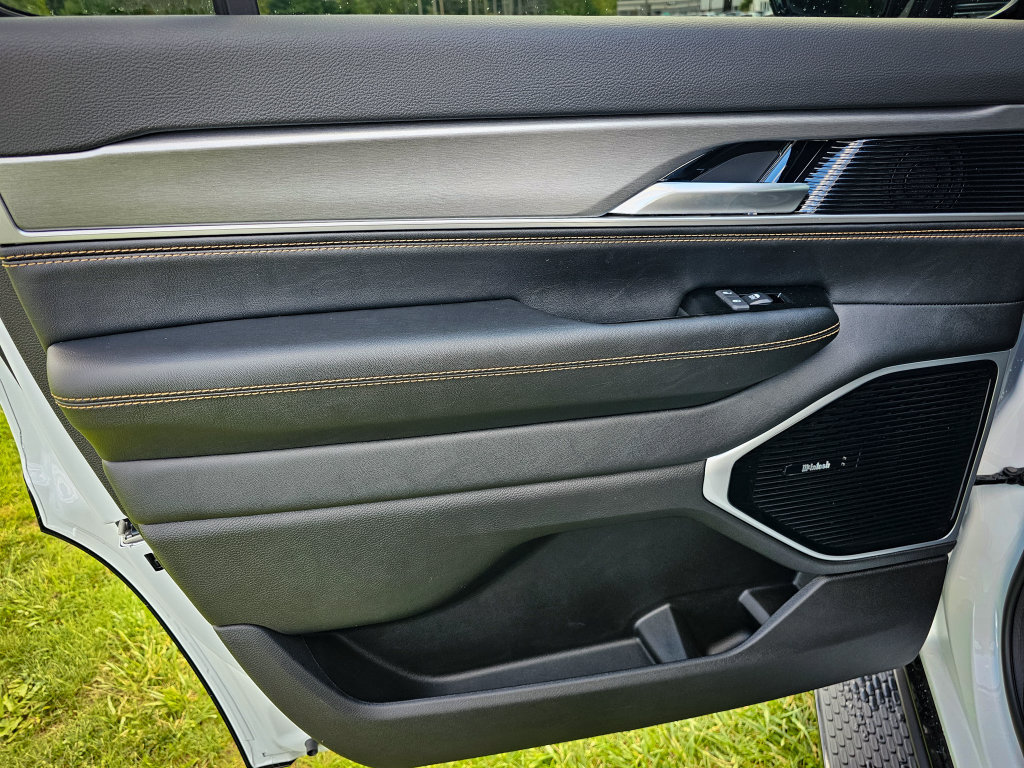 New 2026 Jeep Grand Wagoneer 4WD image 33