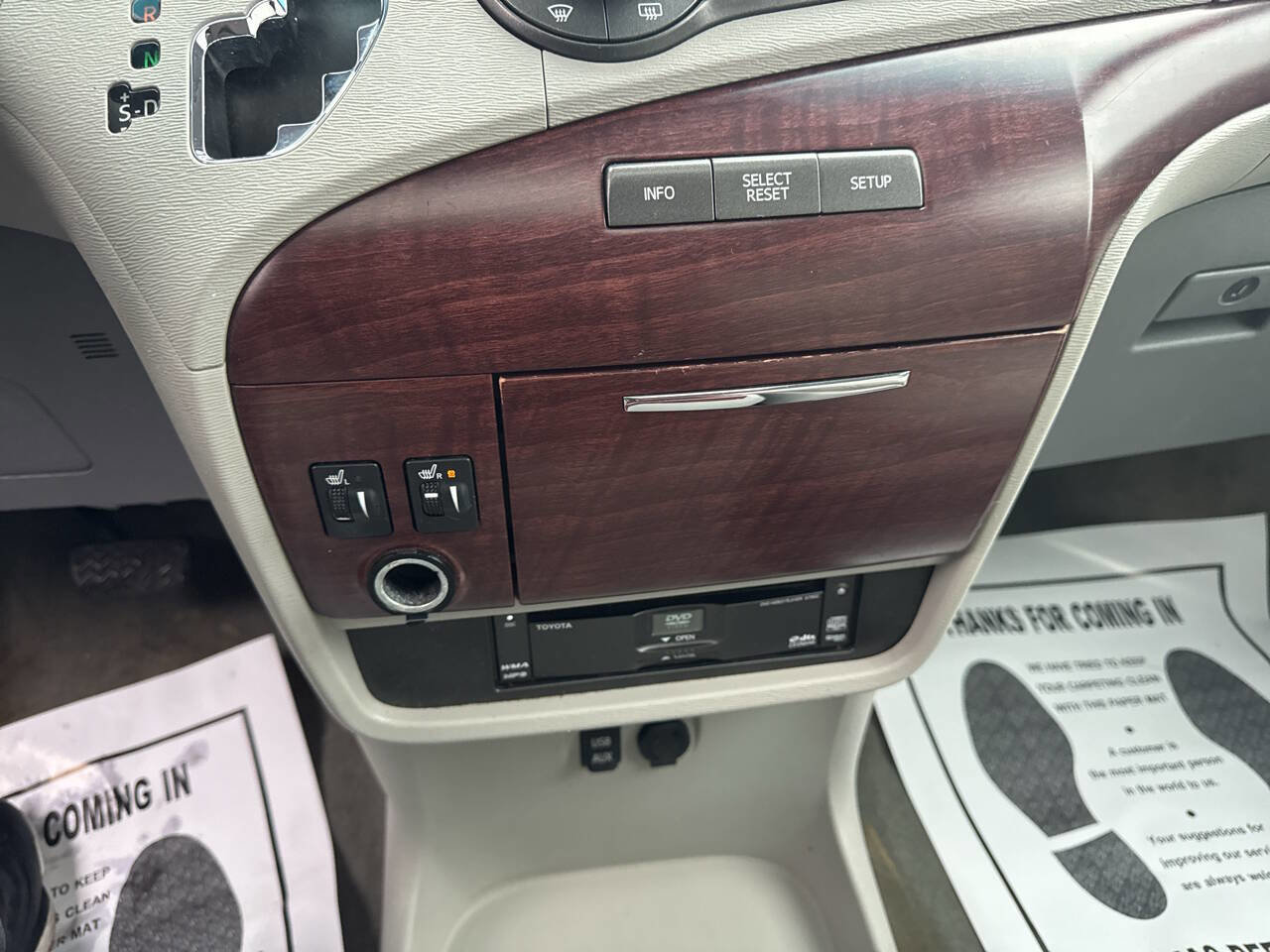 Used 2012 Toyota Sienna XLE image 14