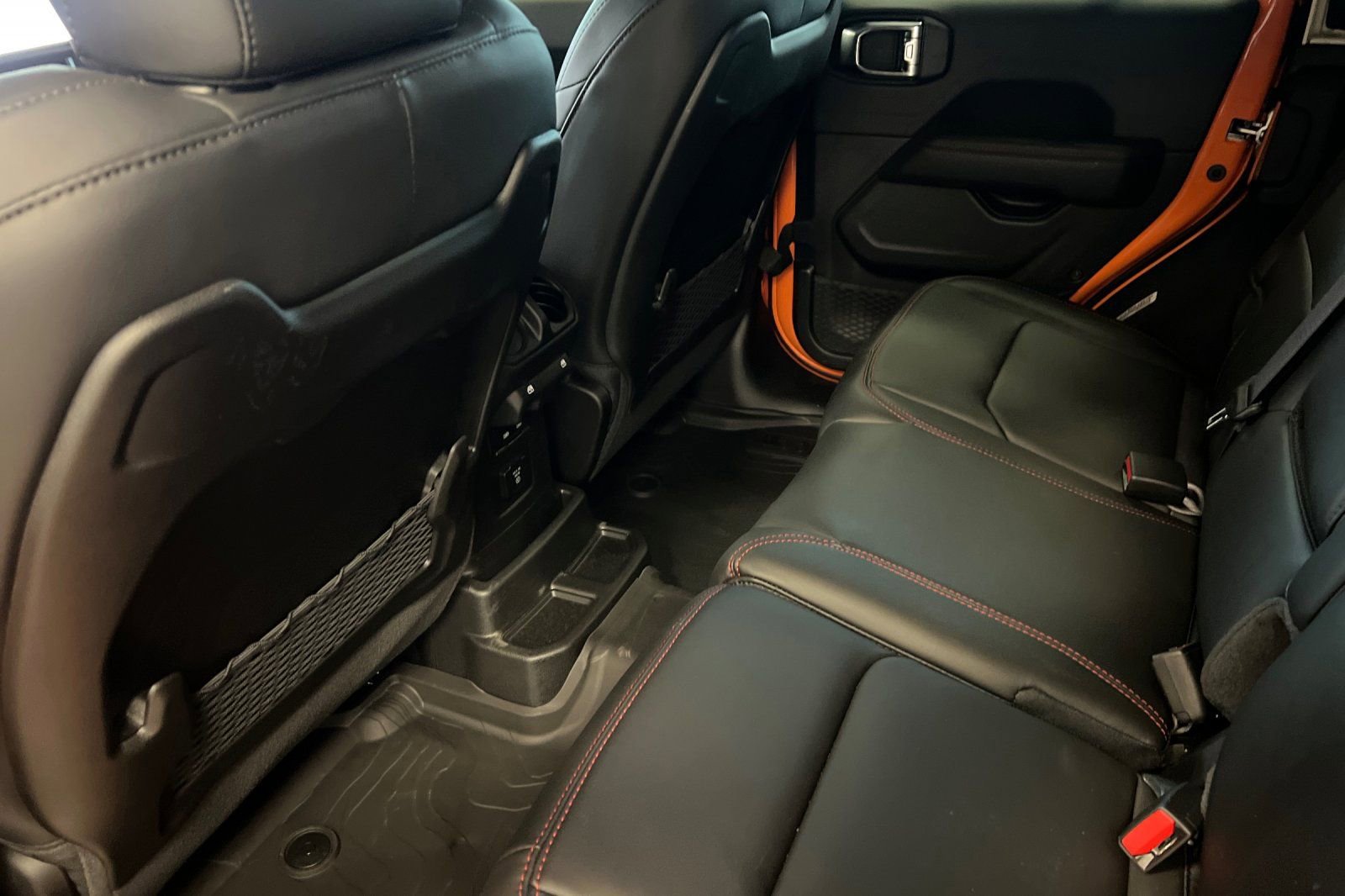 New 2025 Jeep Wrangler Unlimited Rubicon AWD/4WD image 8