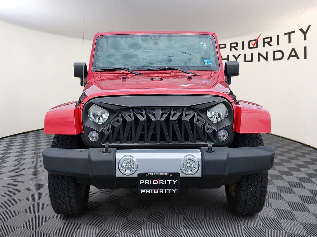 Used 2014 Jeep Wrangler Unlimited Sahara w/ Connectivity Group AWD/4WD image 2