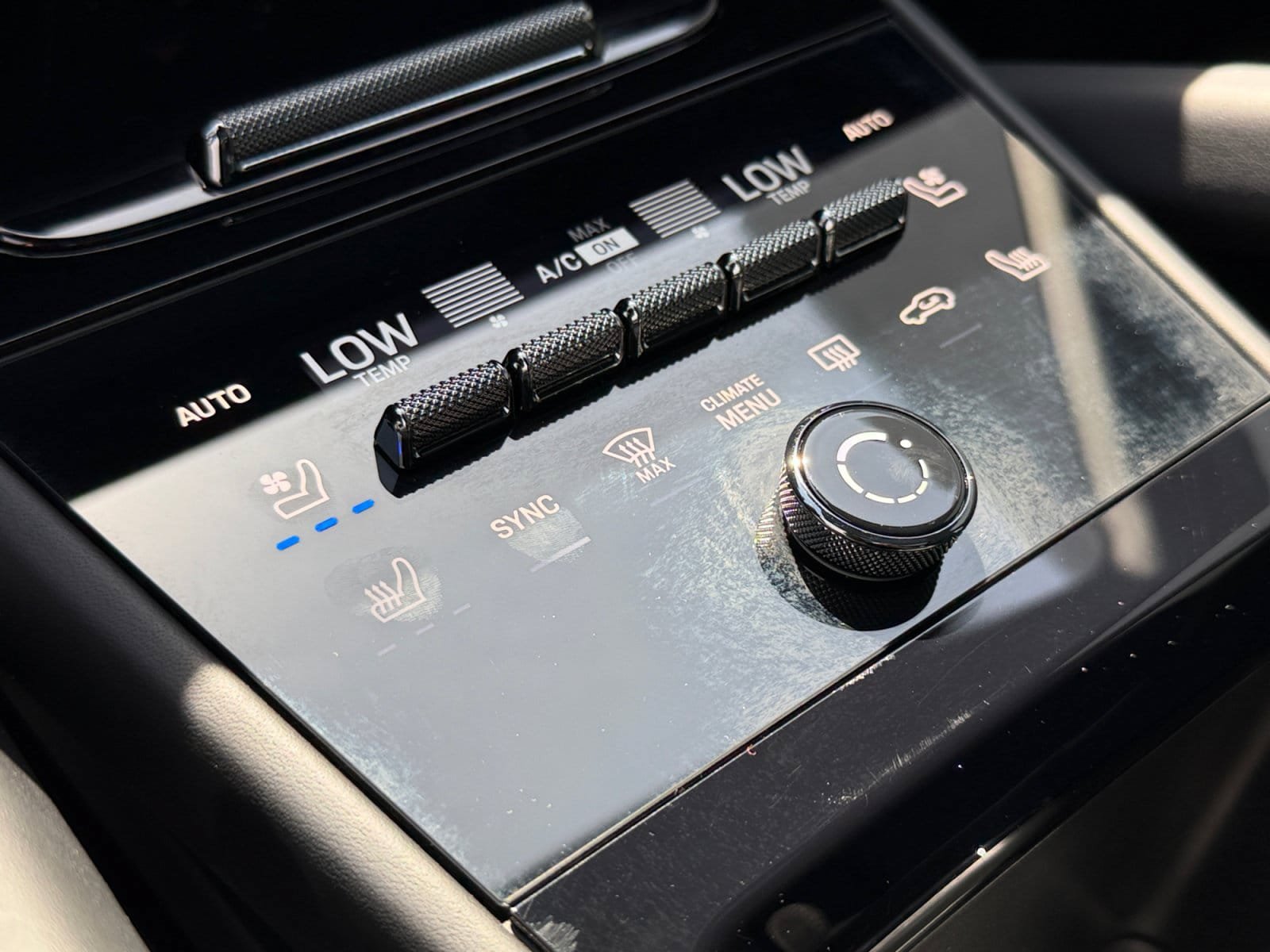 Certified 2025 Porsche Cayenne AWD/4WD image 20