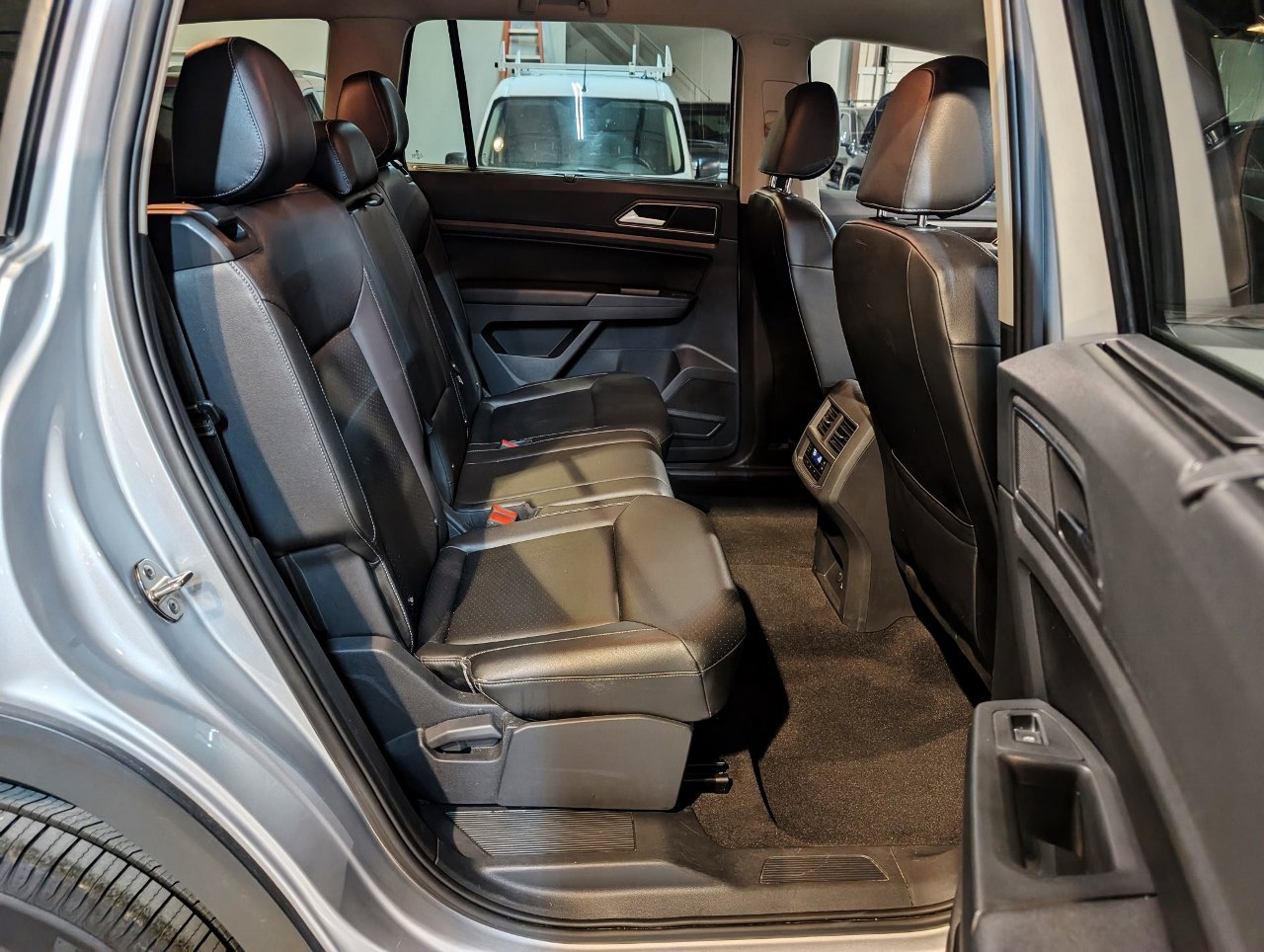 Used 2018 Volkswagen Atlas SE image 28