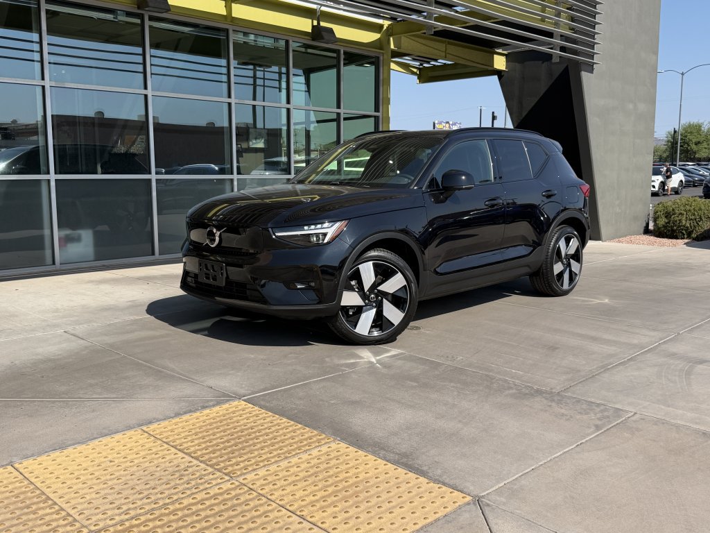 Used 2024 Volvo XC40 Recharge Plus w/ Protection Package Premier