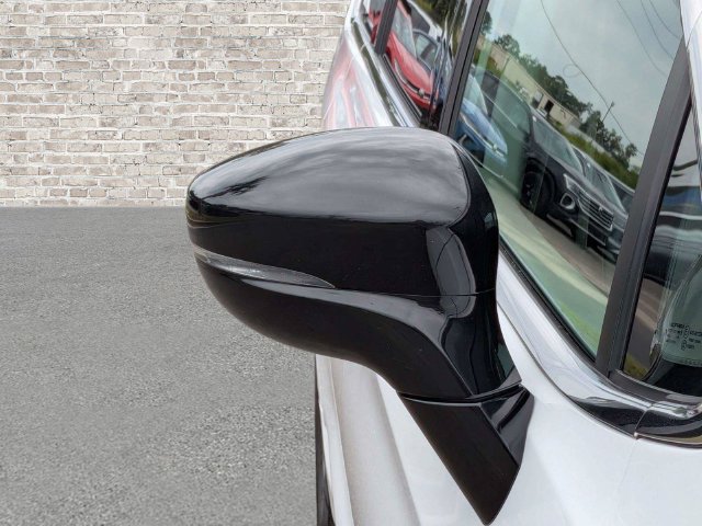 Used 2024 Chrysler Pacifica Touring-L FWD image 12