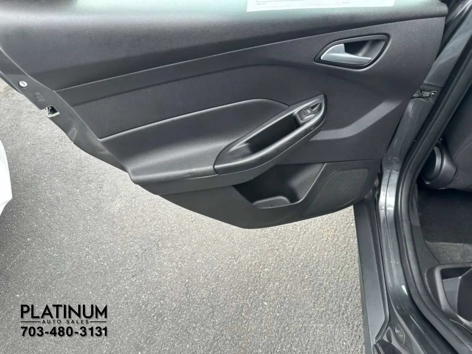 Used 2018 Ford Focus SE FWD image 15