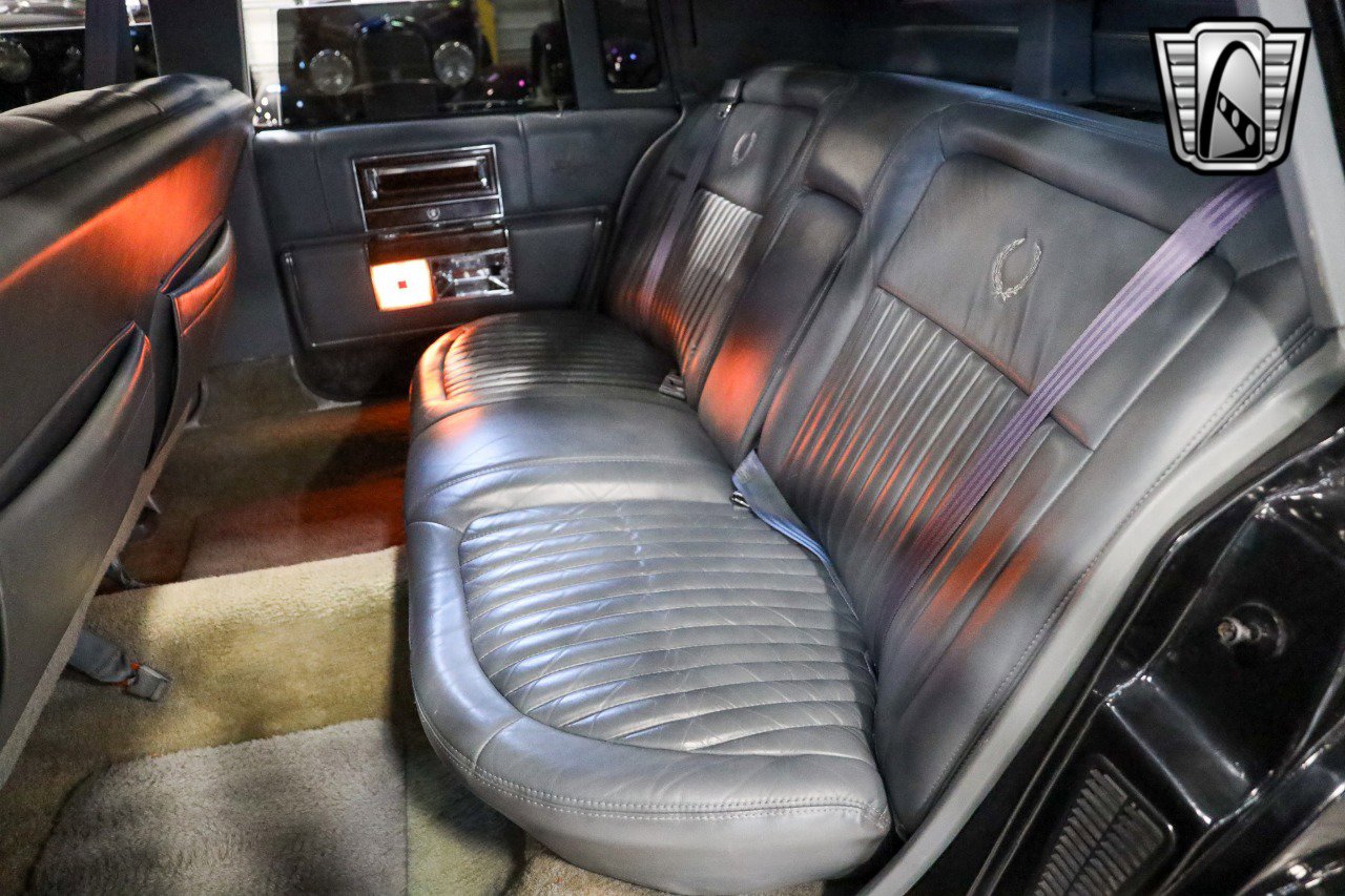 Used 1992 Cadillac Brougham image 22