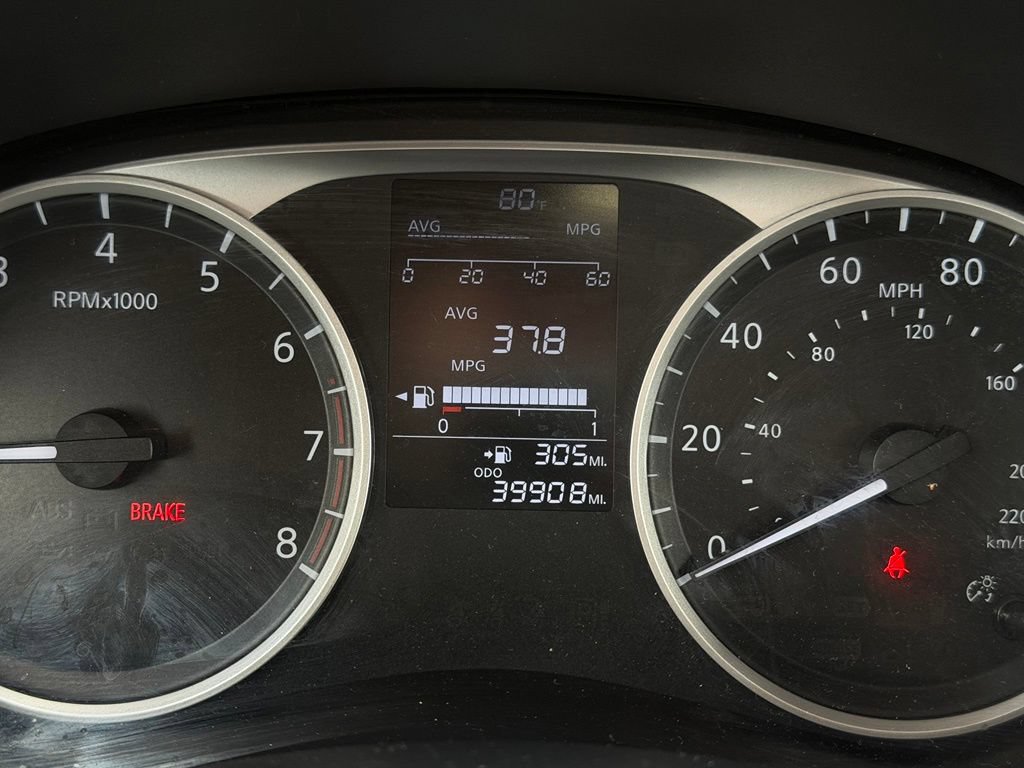 Certified 2025 Nissan Versa S FWD image 31