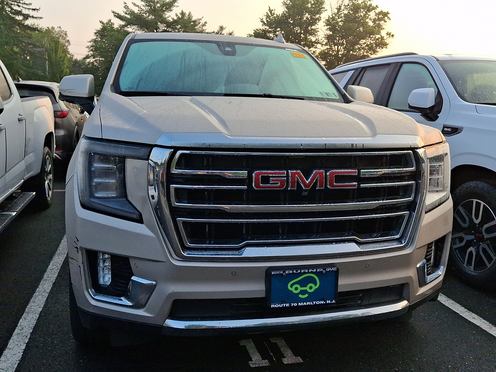 Certified 2021 GMC Yukon SLT w/ SLT Luxury Plus Package AWD/4WD image 4