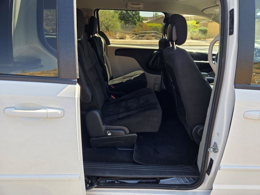 Used 2015 Dodge Grand Caravan SXT FWD image 20