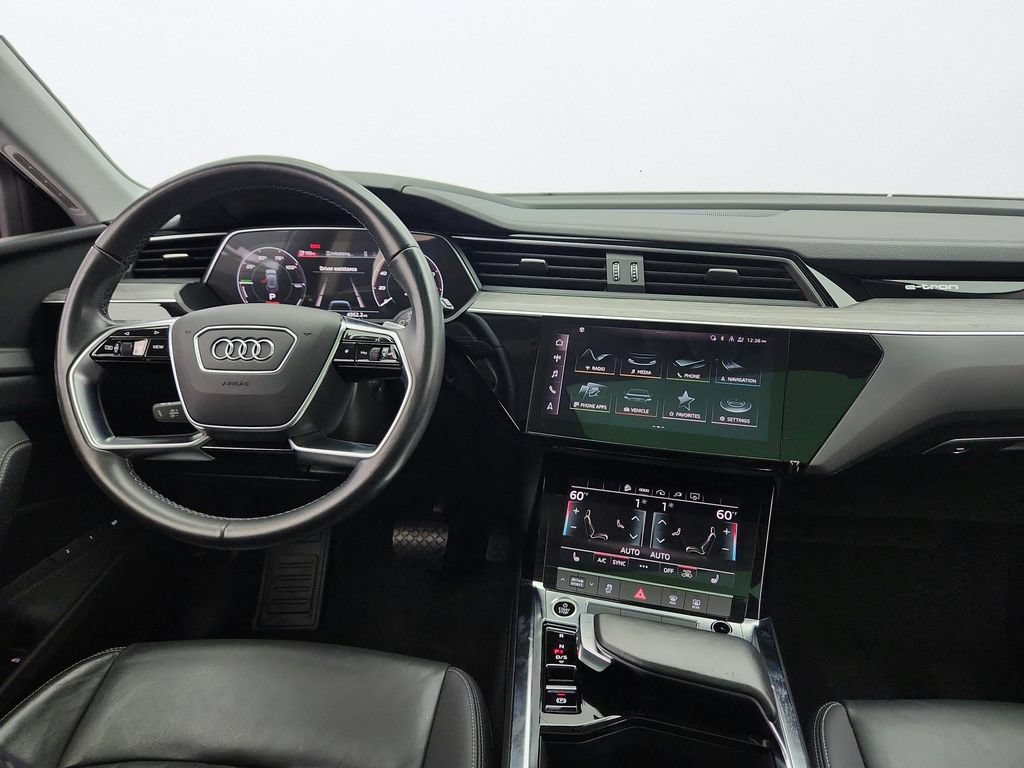 Used 2022 Audi e-tron Premium AWD/4WD image 27
