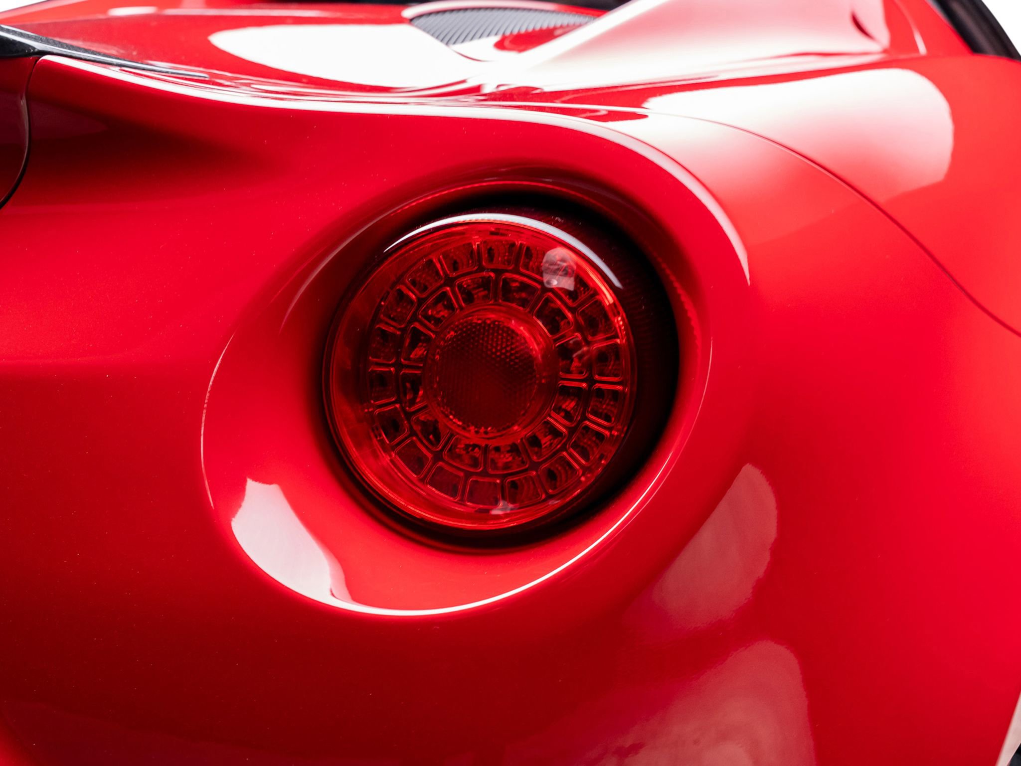 Used 2015 Alfa Romeo 4C Spider w/ Spider Track Package RWD image 18
