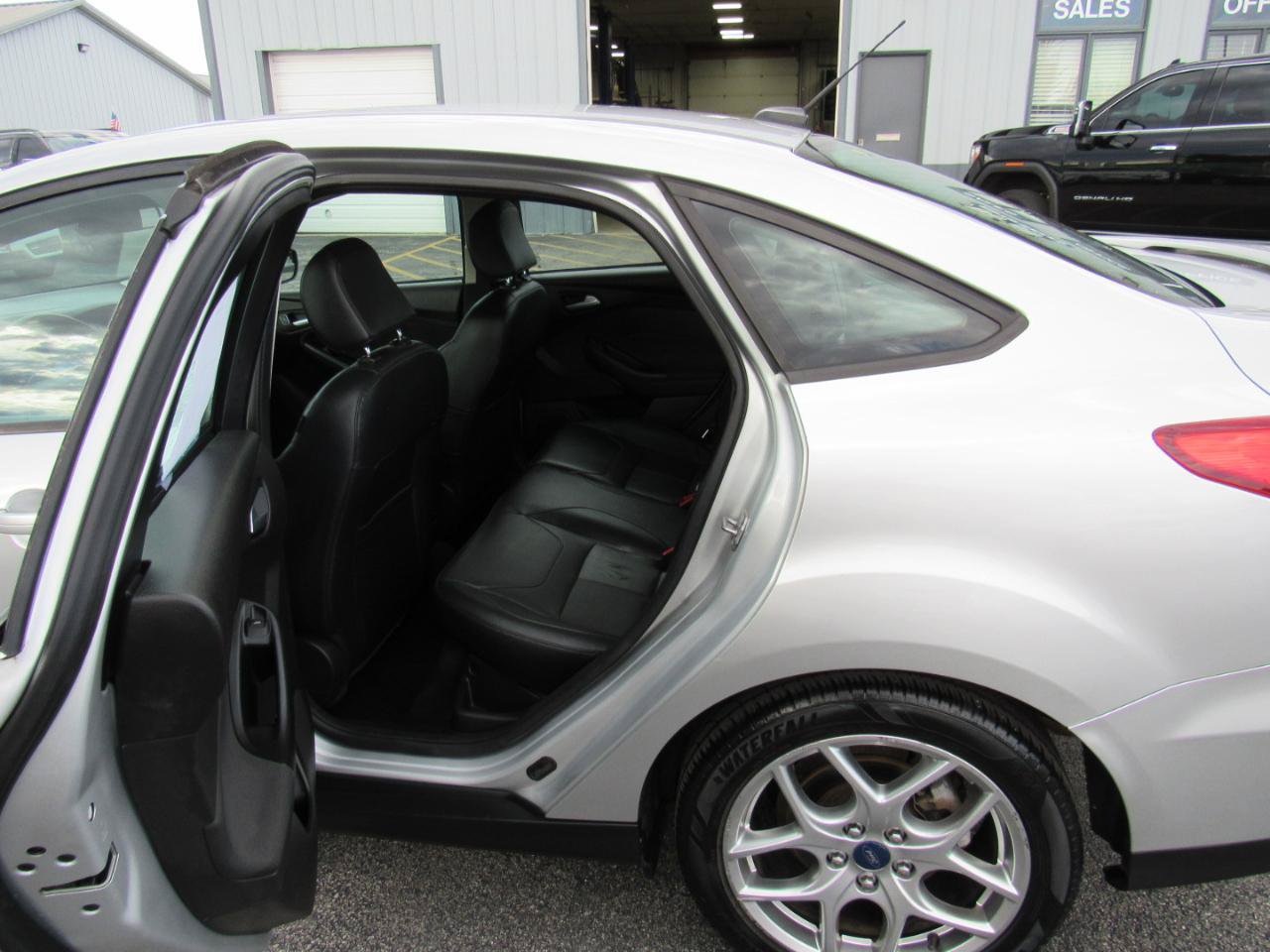 Used 2015 Ford Focus SE w/ Equipment Group 201A FWD image 37