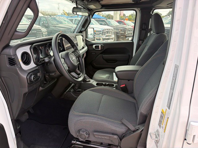 Used 2025 Jeep Gladiator Sport AWD/4WD image 13