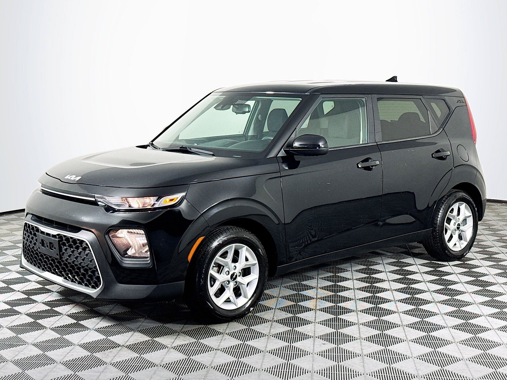 Used 2022 Kia Soul S FWD image 4