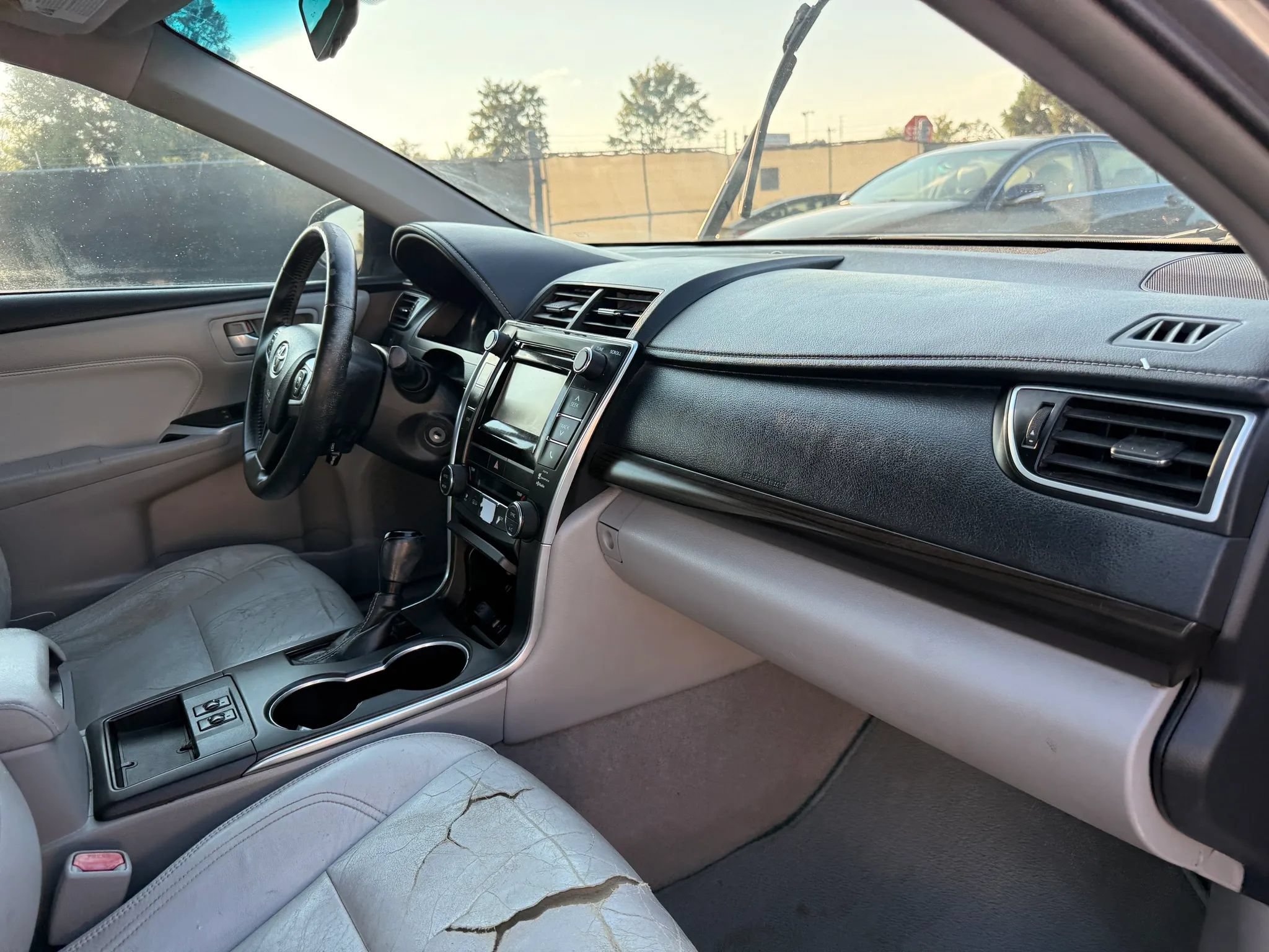 Used 2015 Toyota Camry XLE FWD image 19