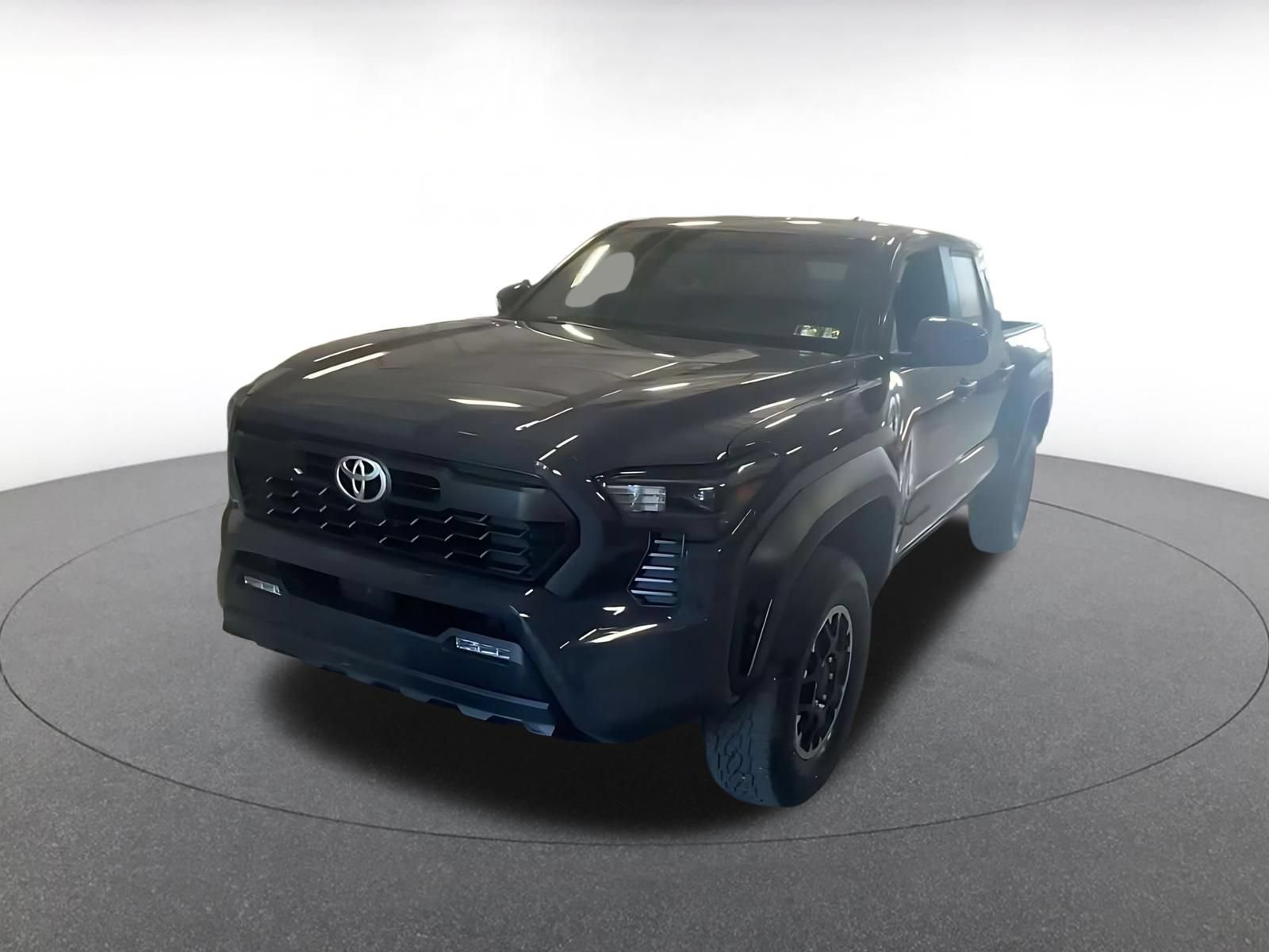 Used 2025 Toyota Tacoma TRD Off-Road AWD/4WD image 4