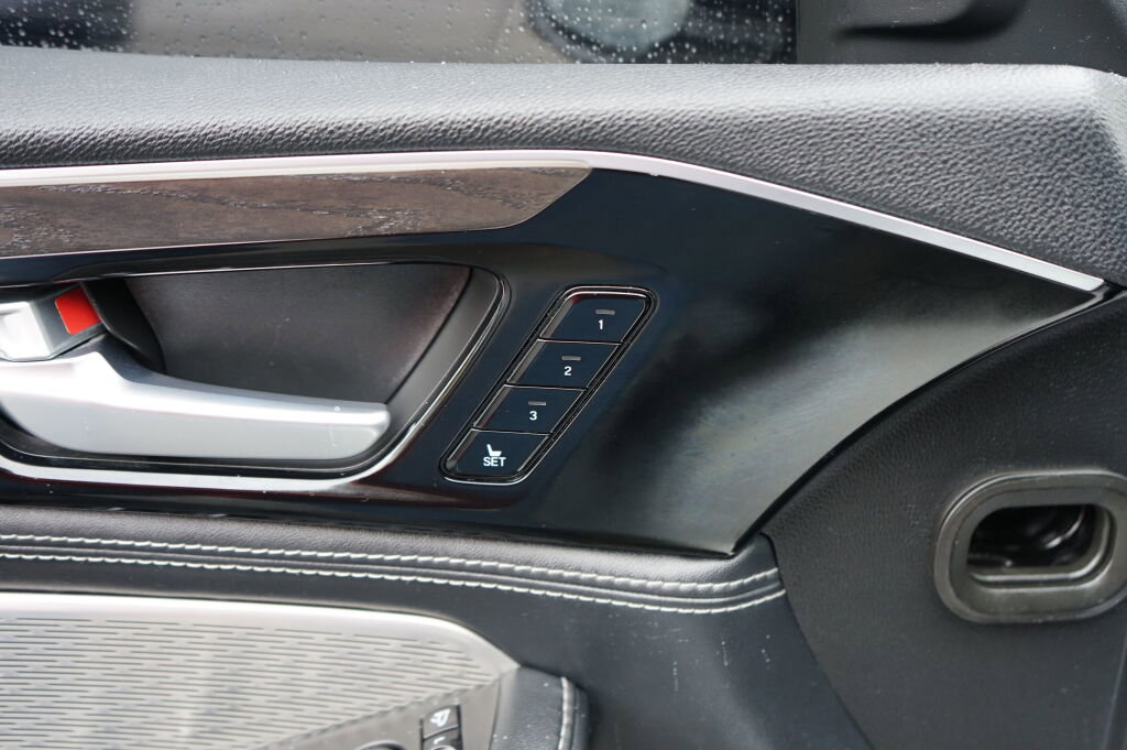 Used 2022 Acura MDX SH-AWD w/ Advance Package image 11