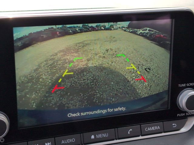 Used 2025 Nissan Sentra SV FWD image 17