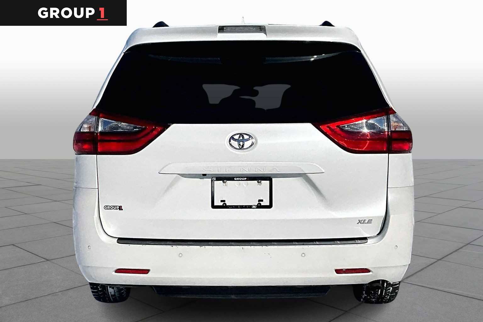 Certified 2020 Toyota Sienna XLE w/ XLE Navigation Package image 4