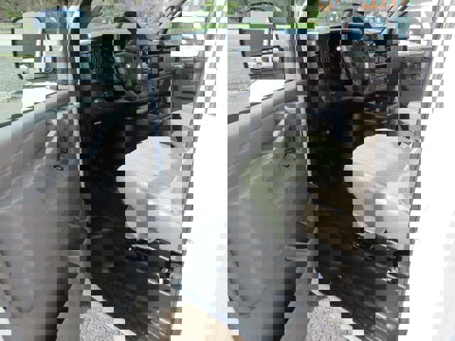 Used 2017 Chevrolet Express 3500 image 32