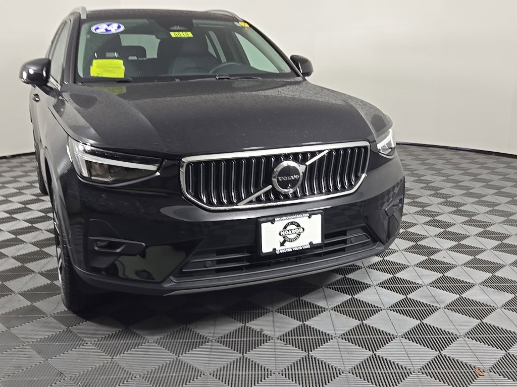 Certified 2024 Volvo XC40 B5 Plus w/ Protection Package Premier image 3