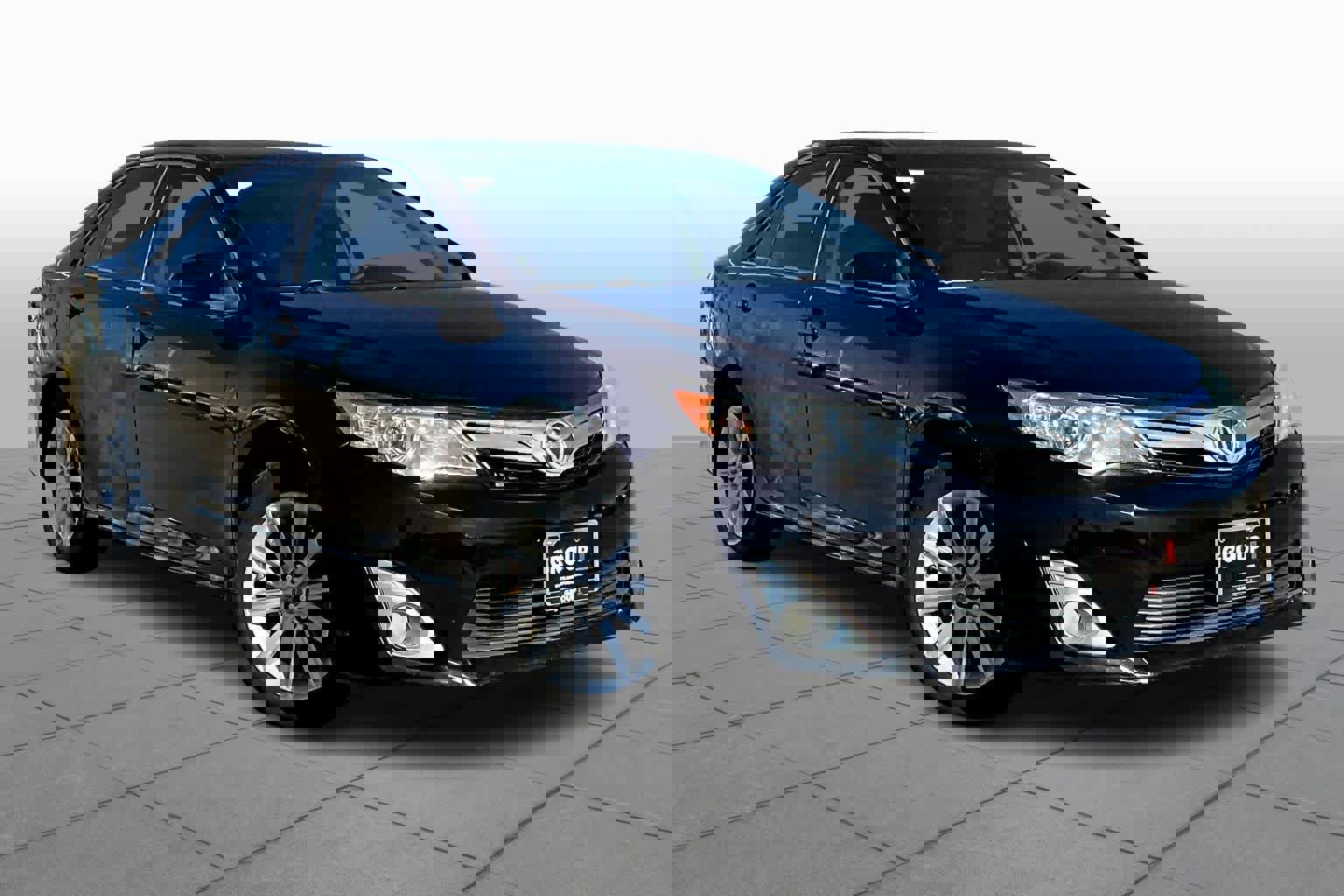 Used 2013 Toyota Camry L image 2