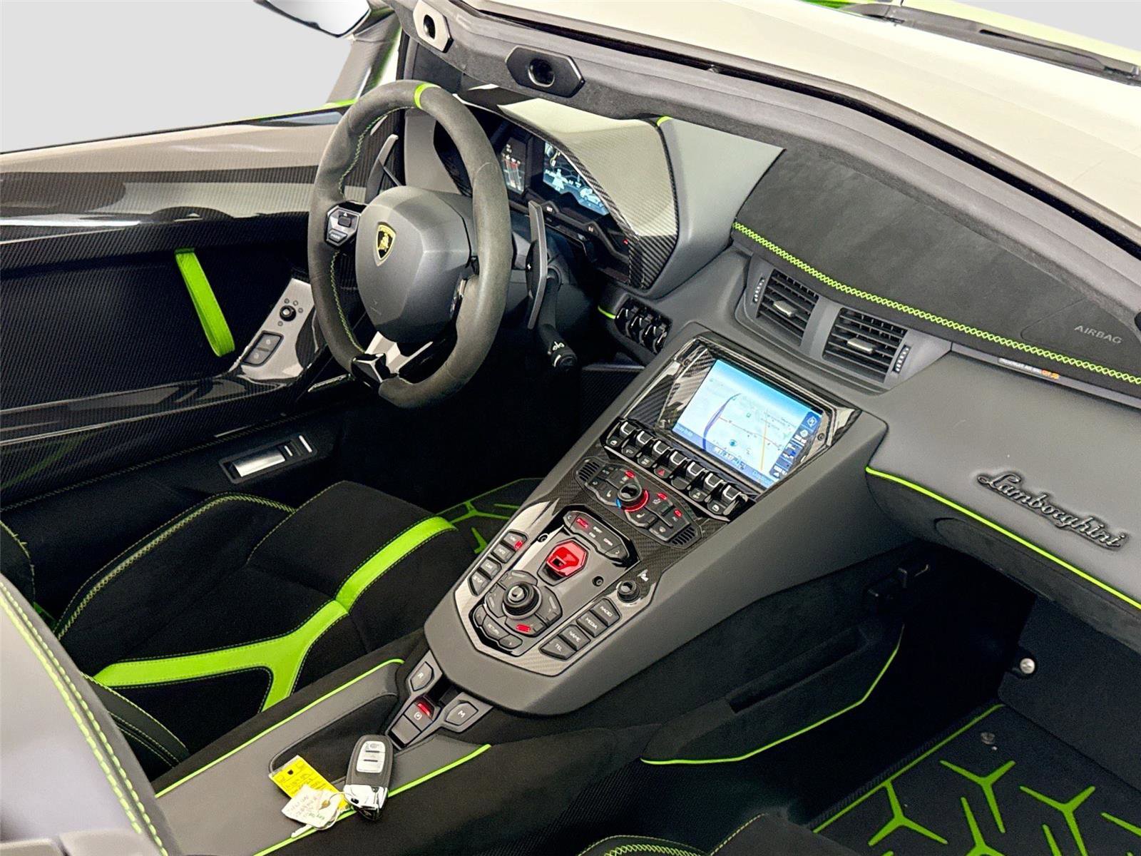 Used 2021 Lamborghini Aventador SVJ image 32