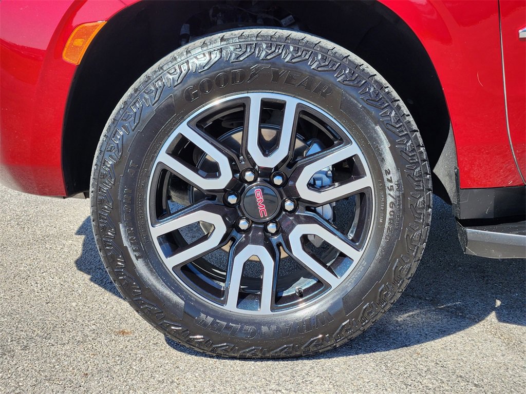 Used 2024 GMC Yukon XL AT4 w/ Technology Package image 10