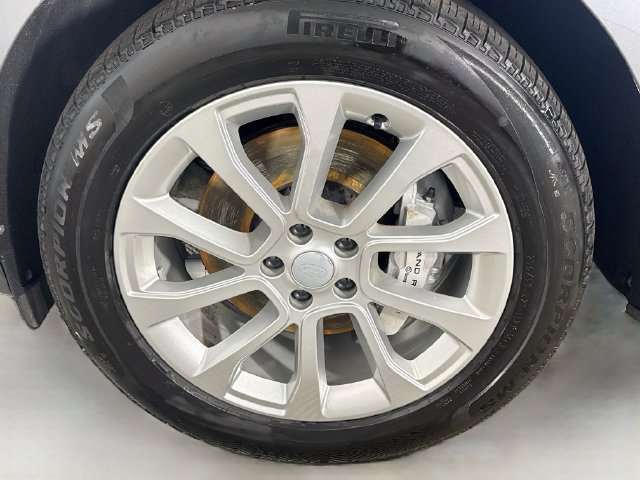 Used 2025 Land Rover Range Rover Sport SE AWD/4WD image 37