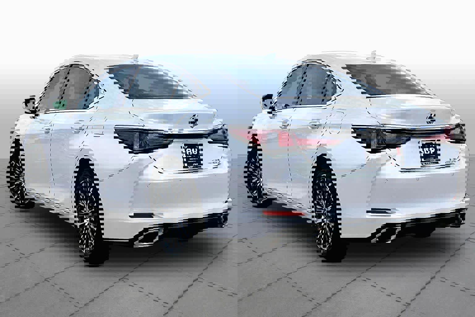 Used 2025 Lexus ES 350 w/ Premium Package image 12