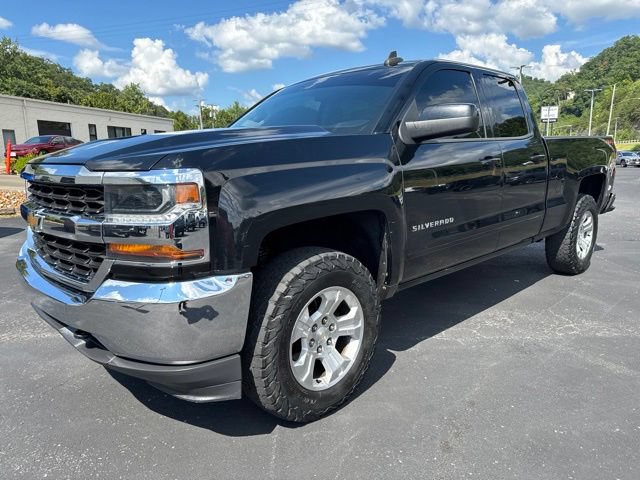 Used 2019 Chevrolet Silverado 1500 LT AWD/4WD image 3
