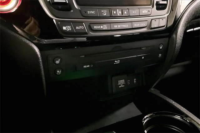 Used 2018 Honda Pilot Elite image 25