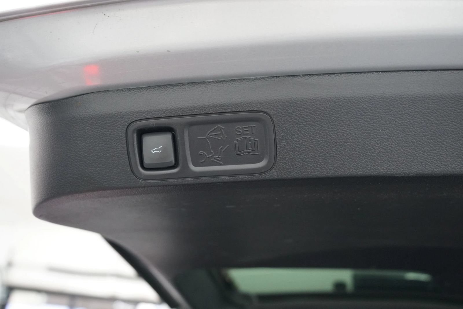 Used 2019 Ford Expedition Limited w/ Equipment Group 302A AWD/4WD image 13