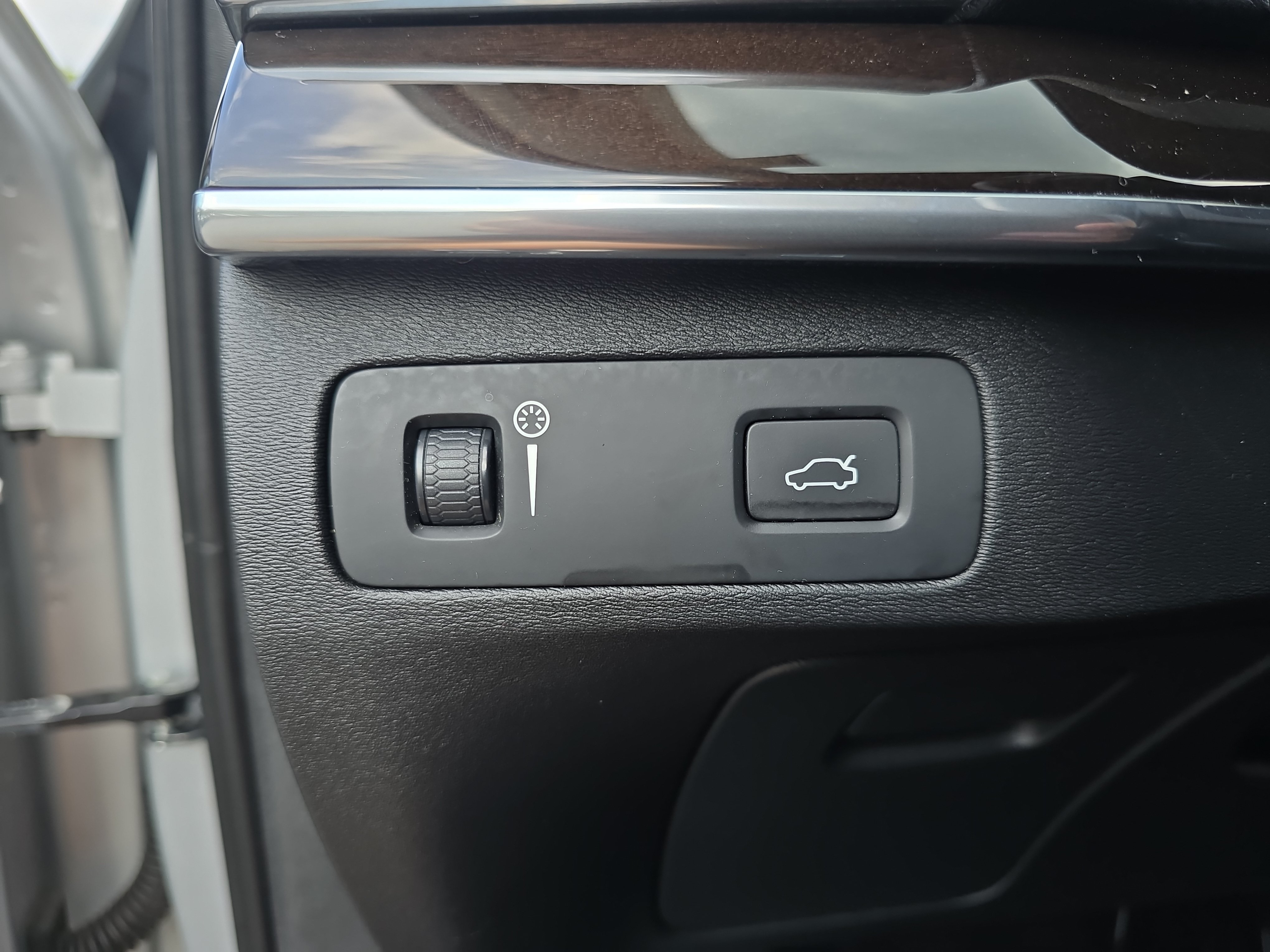 Used 2019 Volvo XC90 T6 Momentum w/ Advanced Package AWD/4WD image 28