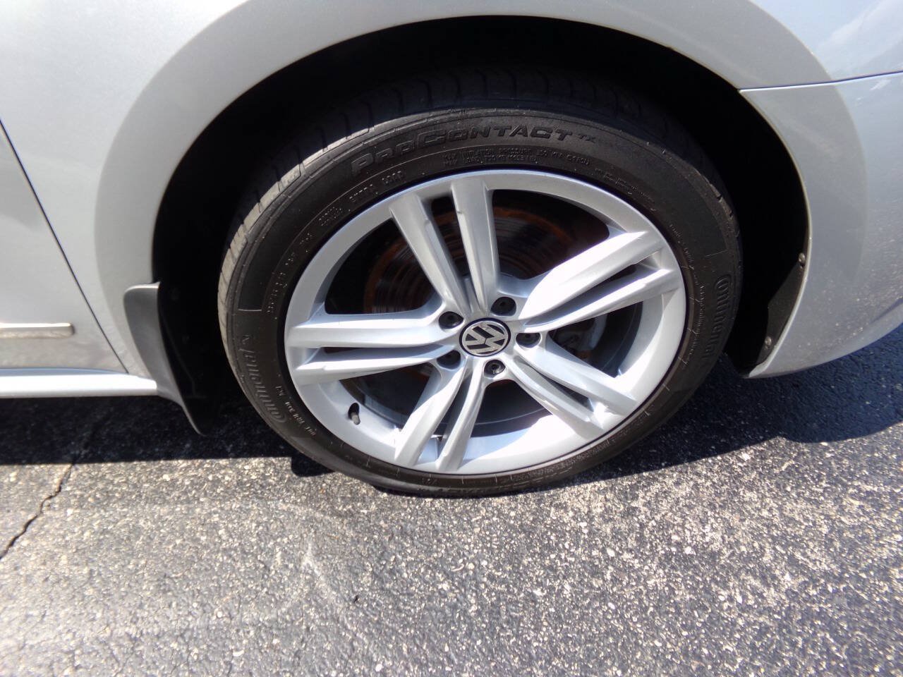 Used 2013 Volkswagen Passat TDI SEL Premium FWD image 46