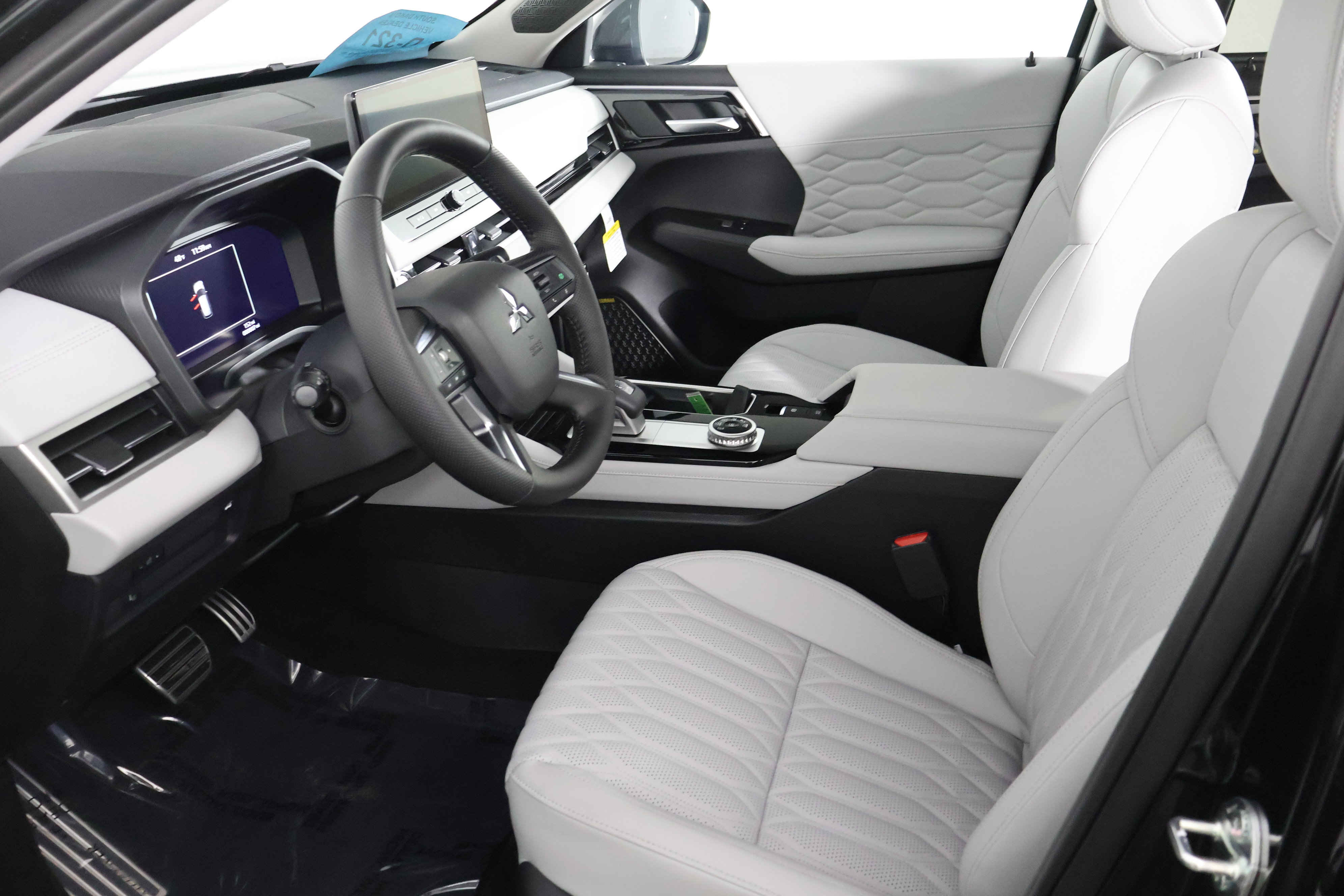 New 2025 Mitsubishi Outlander AWD image 14