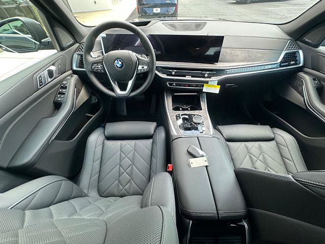 New 2026 BMW X5 xDrive50e w/ Premium Package AWD/4WD image 6
