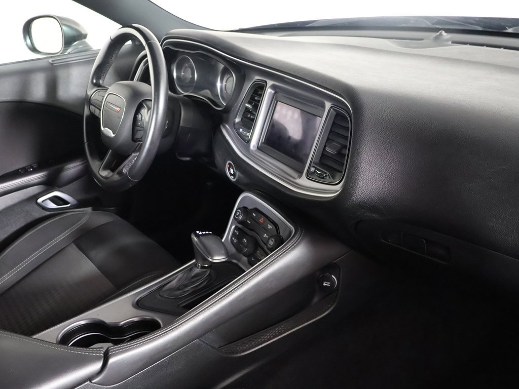 Used 2019 Dodge Challenger SXT image 21
