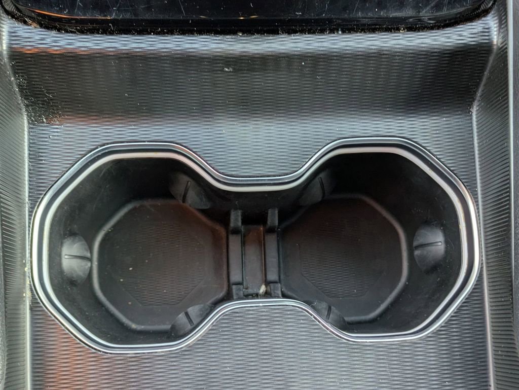 Used 2024 Jeep Grand Cherokee L Laredo image 20