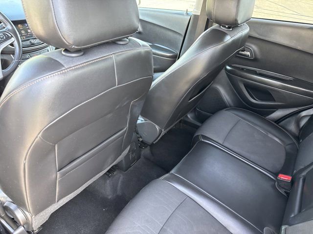 Certified 2022 Chevrolet Trax LT w/ Sport Edition image 16