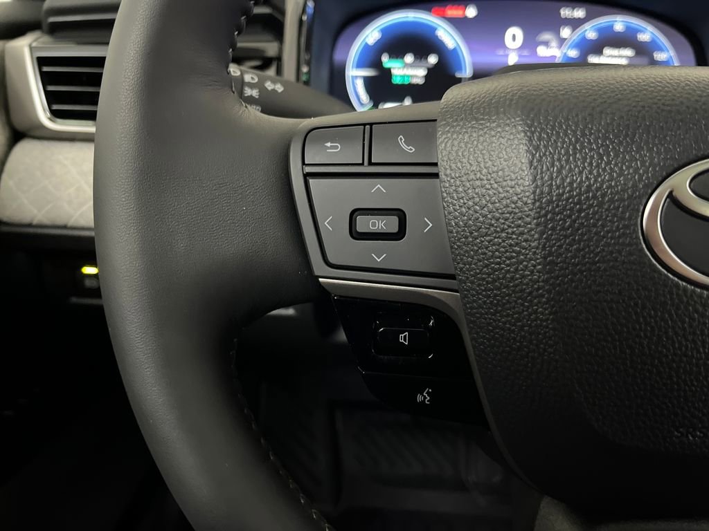 Used 2026 Toyota Camry XLE w/ Premium Plus Package image 59