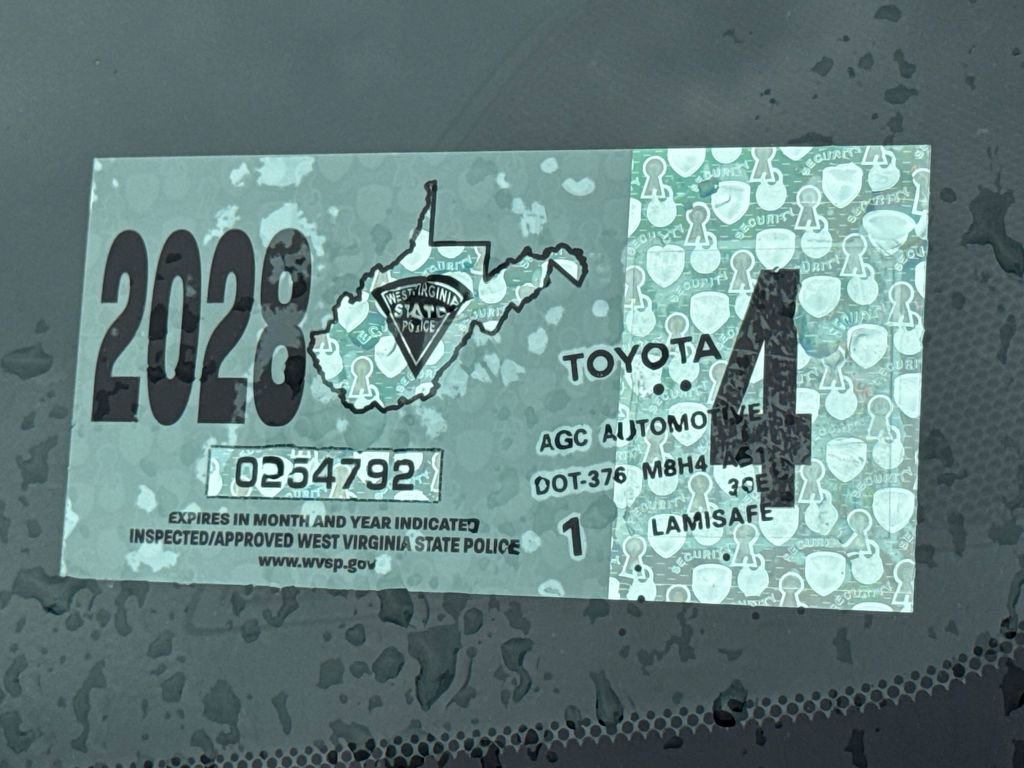 Used 2015 Toyota RAV4 Limited w/ Technology Package AWD/4WD image 19