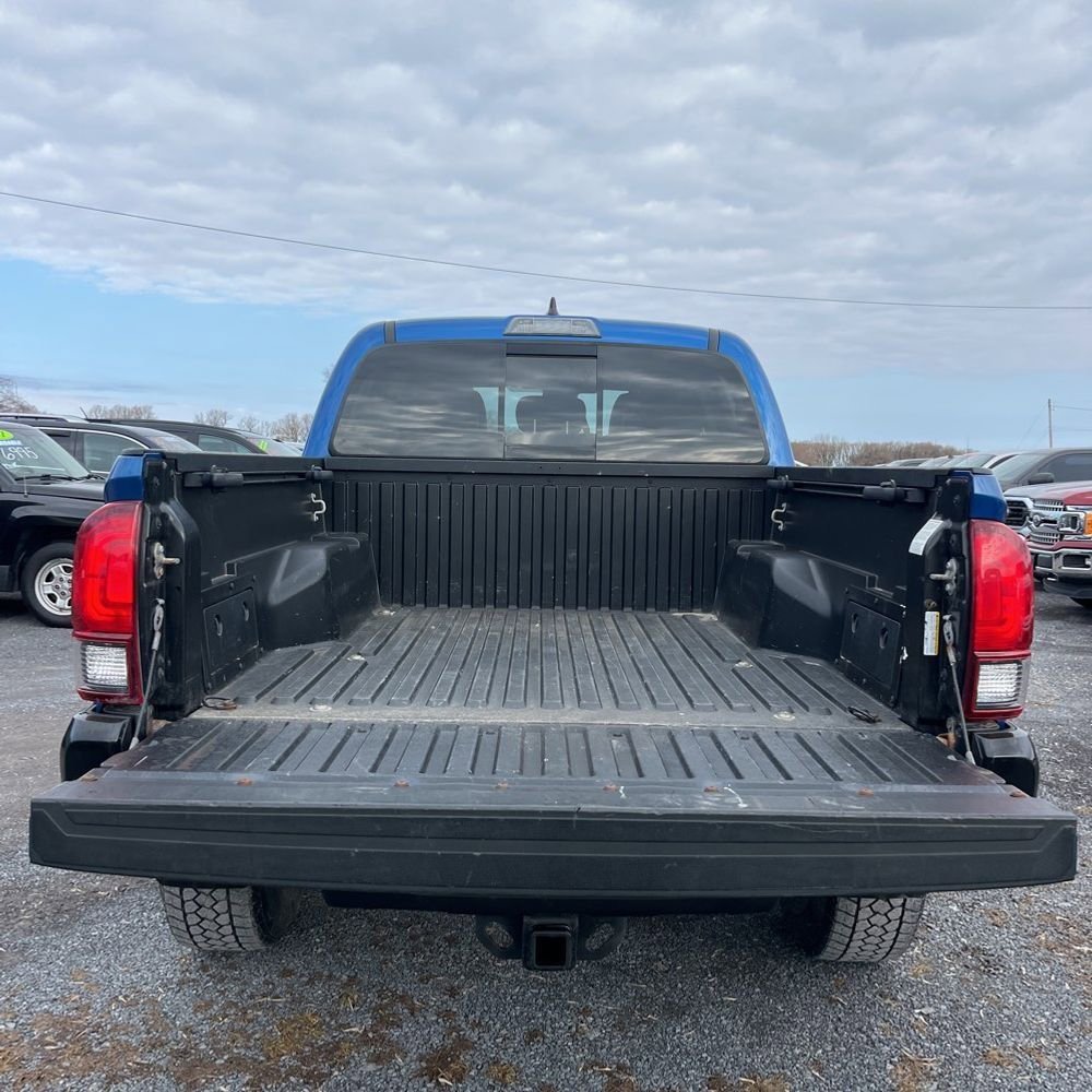 Used 2018 Toyota Tacoma SR5 image 13