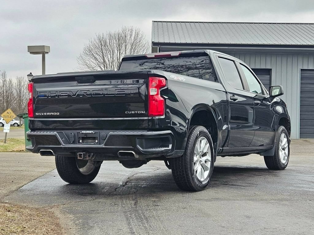 Used 2020 Chevrolet Silverado 1500 Custom w/ Custom Value Package AWD/4WD image 3