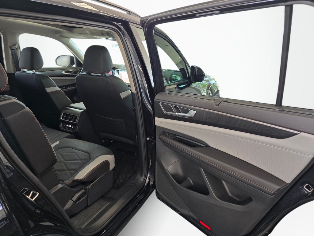 New 2026 Volkswagen Atlas Peak Edition AWD/4WD image 37