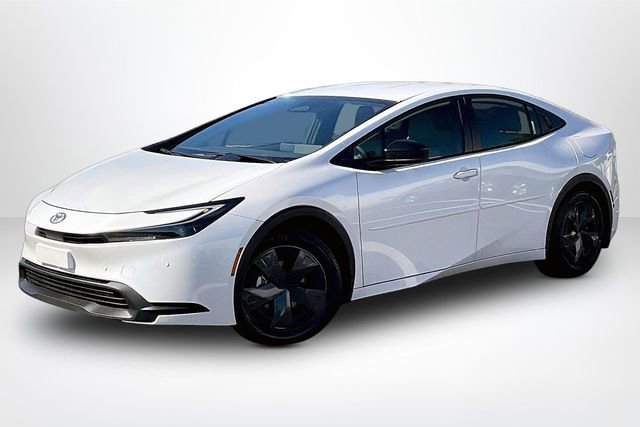 New 2026 Toyota Prius LE image 2