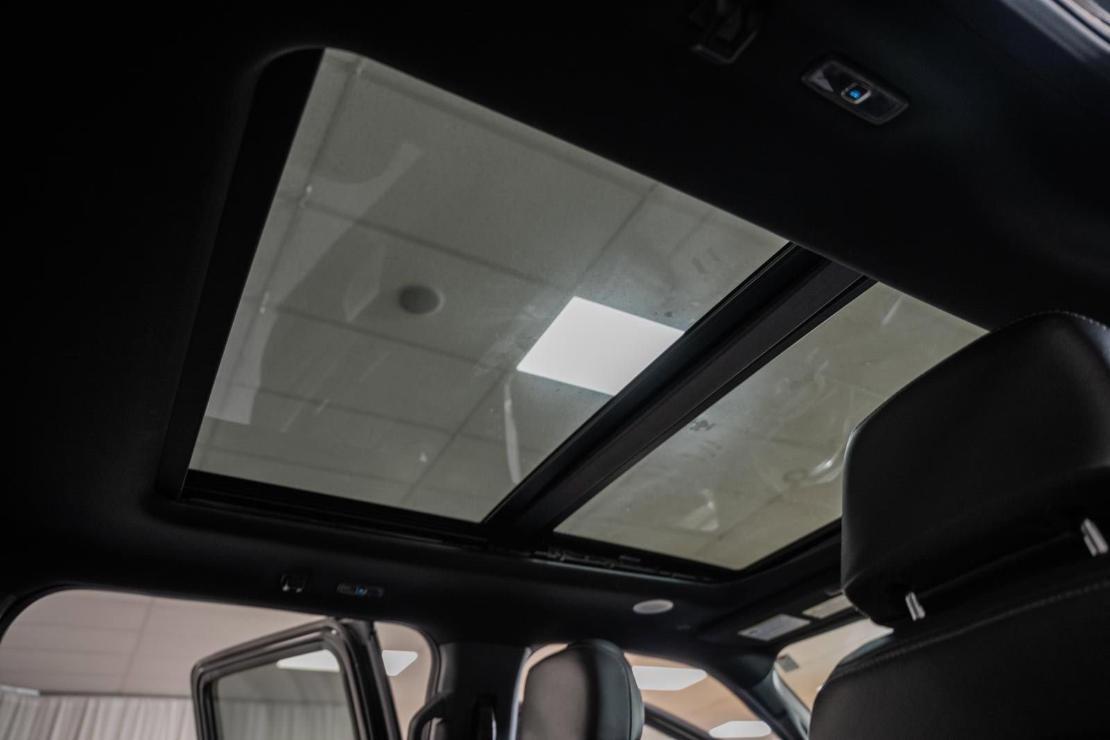 Certified 2022 Ford F150 Lariat w/ Equipment Group 502A High image 40